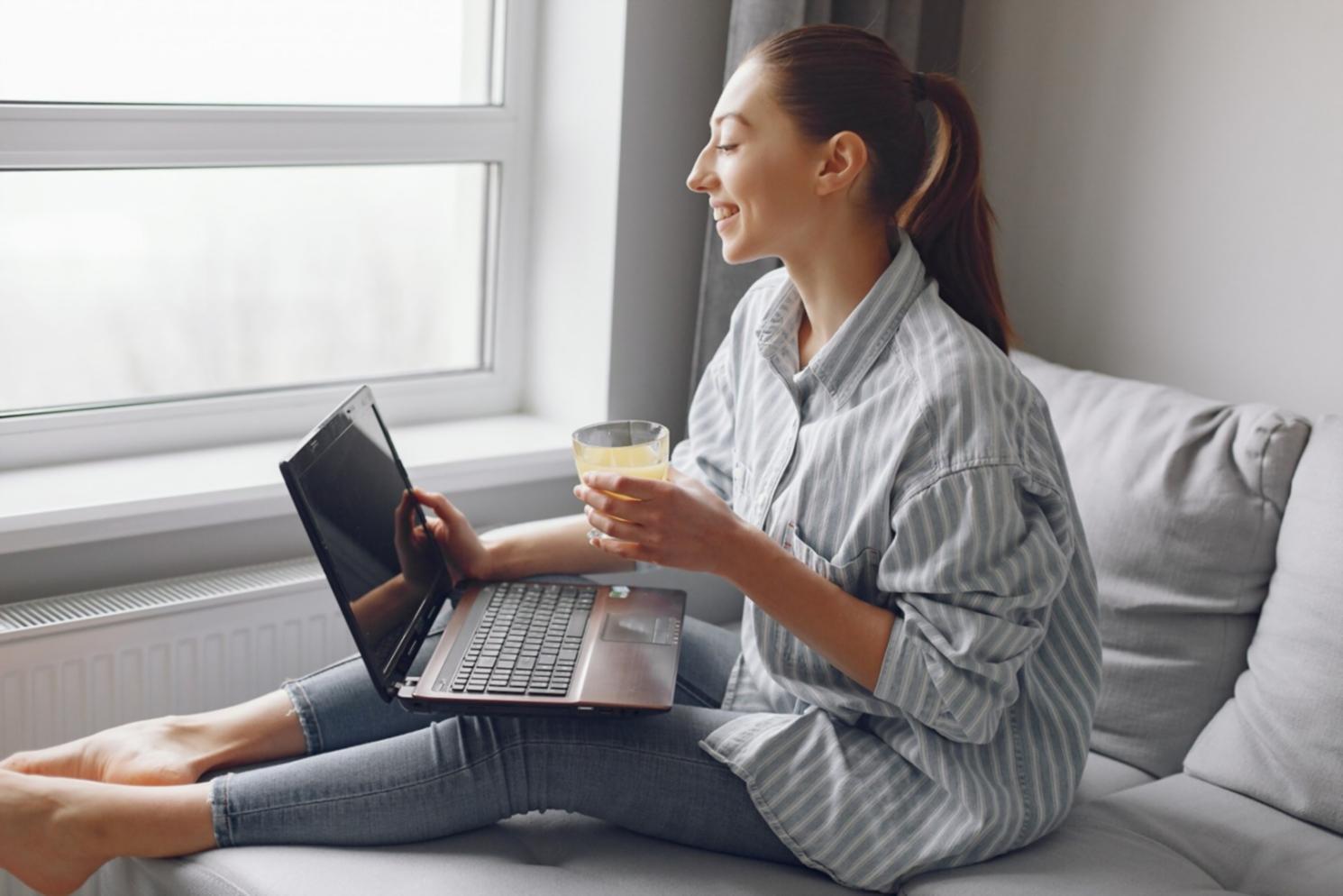 Personal finance consultation demonstrating practical budgeting techniques